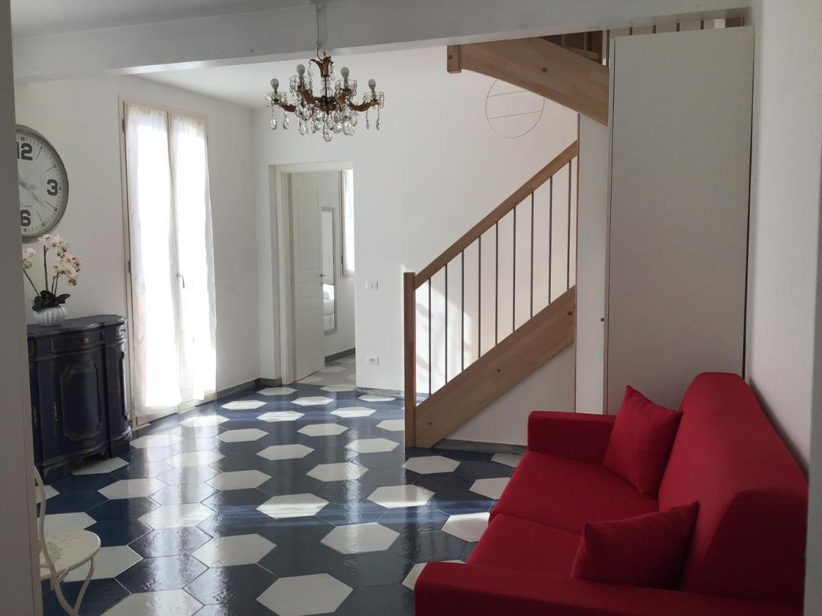 Casa Luigia Rooms Mtb In Finalborgo Bike Room Tour Ebike Trekking Финале Лигуре Экстерьер фото