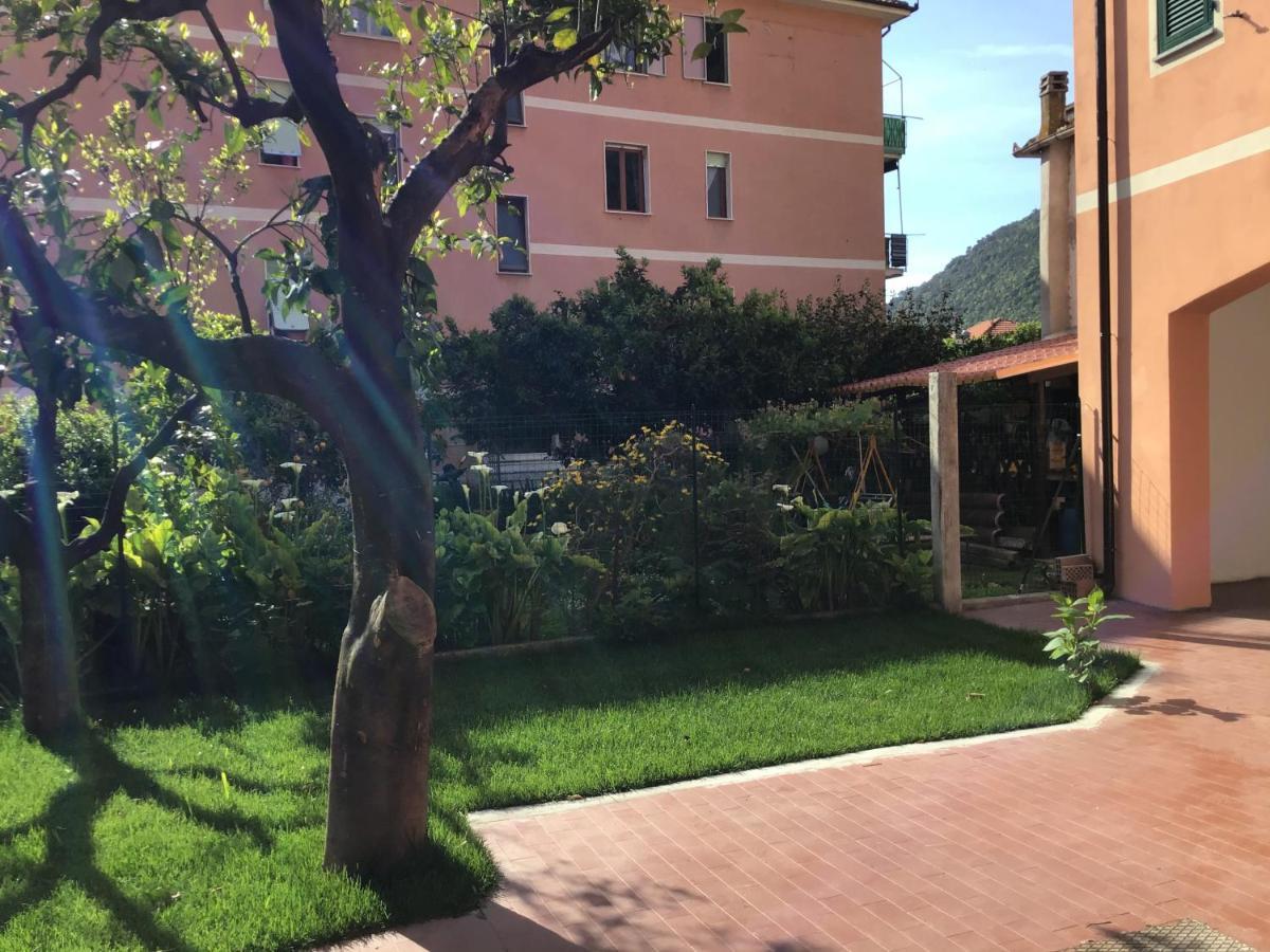 Casa Luigia Rooms Mtb In Finalborgo Bike Room Tour Ebike Trekking Финале Лигуре Экстерьер фото