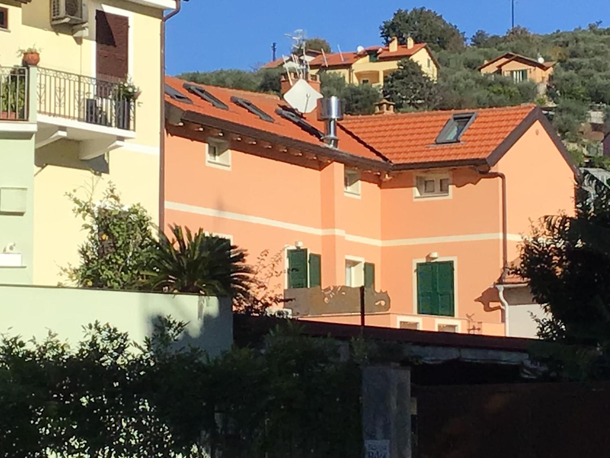 Casa Luigia Rooms Mtb In Finalborgo Bike Room Tour Ebike Trekking Финале Лигуре Экстерьер фото